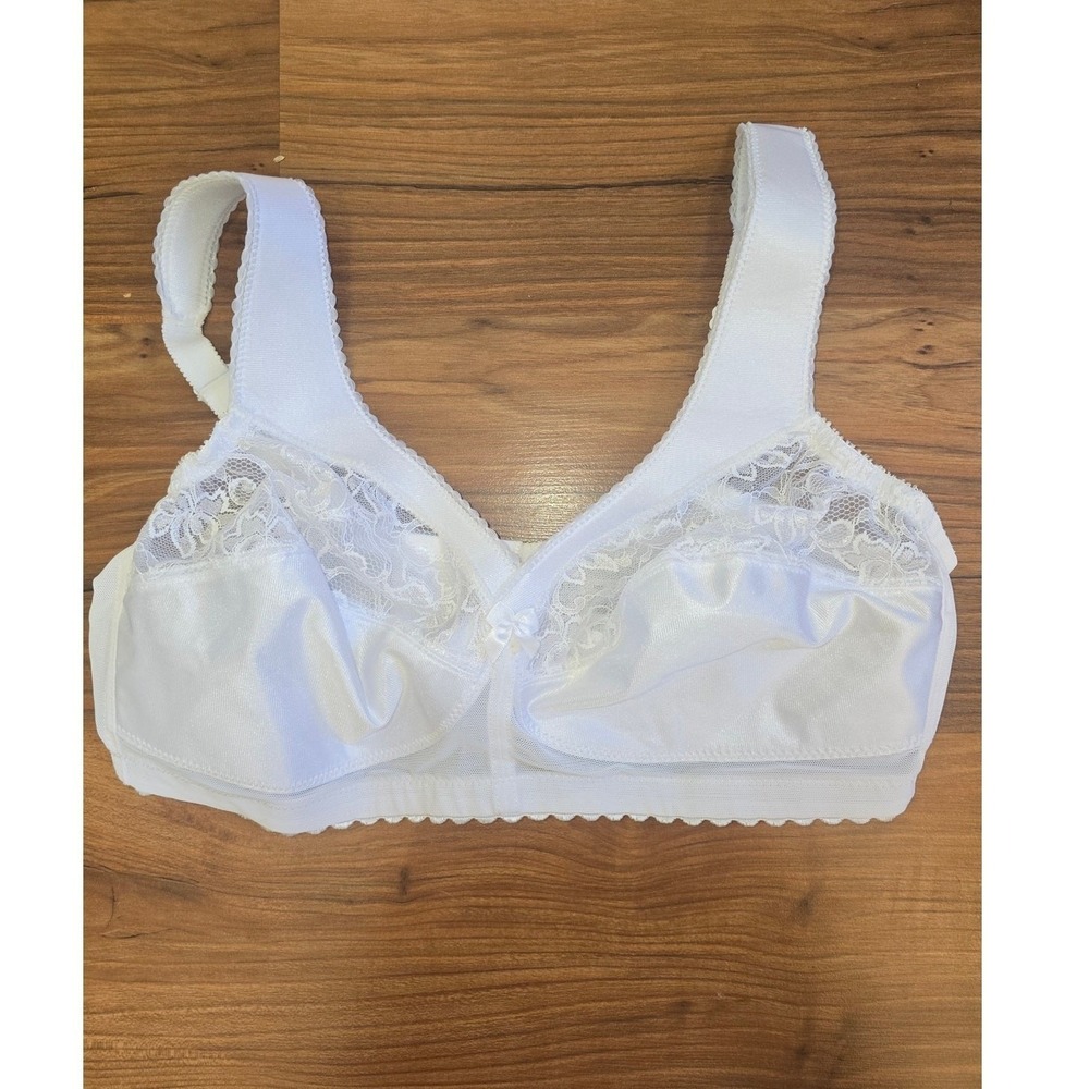 Glamorise MagicLift Wireless Bra 1000 White Lace Adjustable Straps 40C